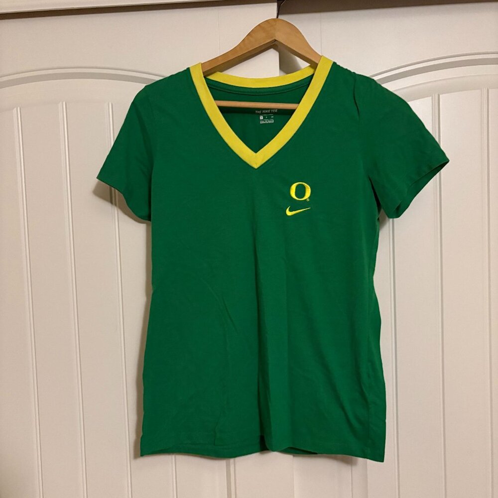 Oregon Ducks T Shirt Women's Small Nike V Neck Green Yellow Short Sleeve